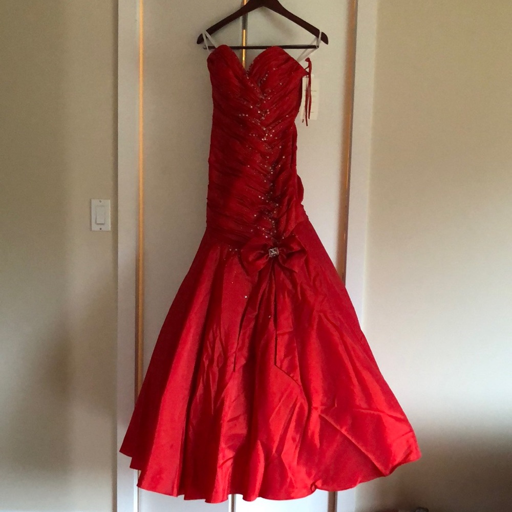 Brand new prom/wedding dress for the upcoming season. Tony Bowls